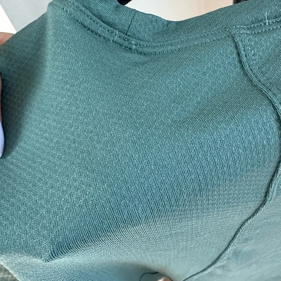 LULULEMON long sleeve tee - Picture 3 of 3